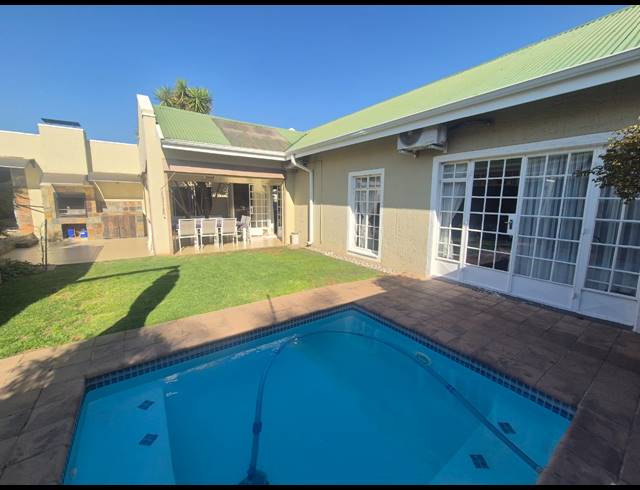 3 BEDROOM TOWNHOUSE FOR SALE IN VANDERBIJLPARK SW 5